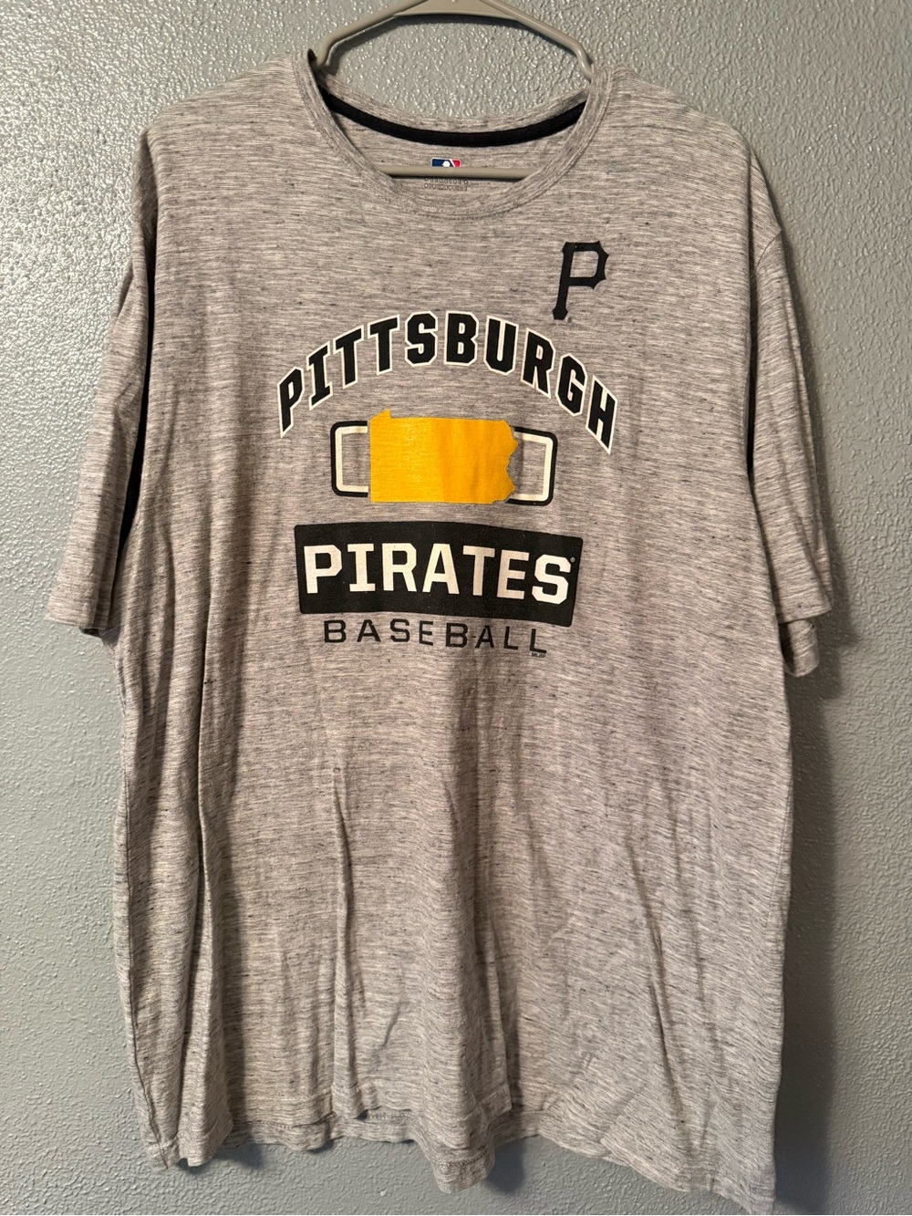 MLB Genuine Merchandise Pittsburgh Pirates Gray Short-Sleeve Tee